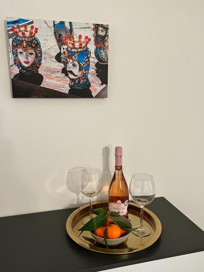 La Suite Di Piazza Dell'Universita Aeroporto di Catania Fontana Rossa Esterno foto
