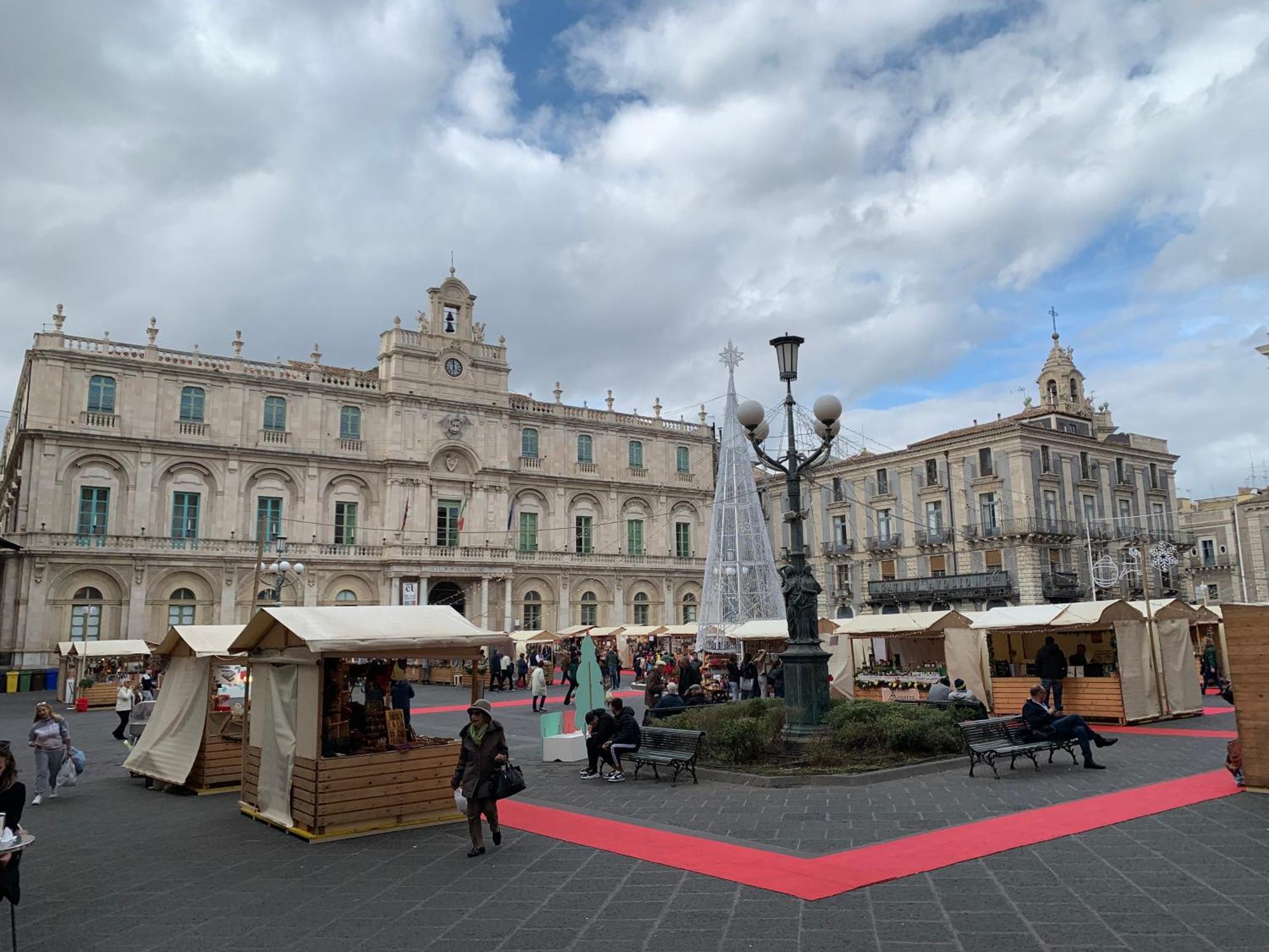 La Suite Di Piazza Dell'Universita Aeroporto di Catania Fontana Rossa Esterno foto