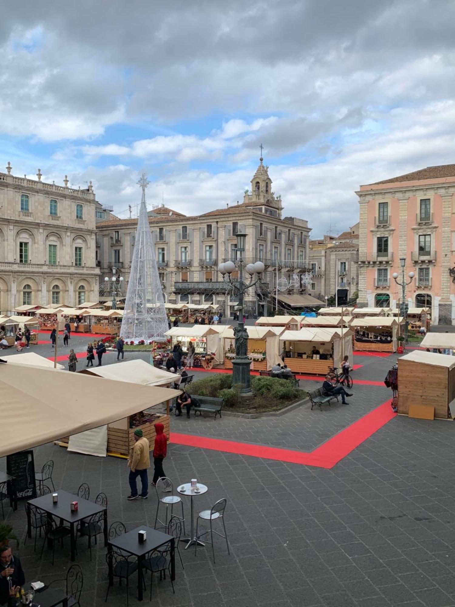 La Suite Di Piazza Dell'Universita Aeroporto di Catania Fontana Rossa Esterno foto